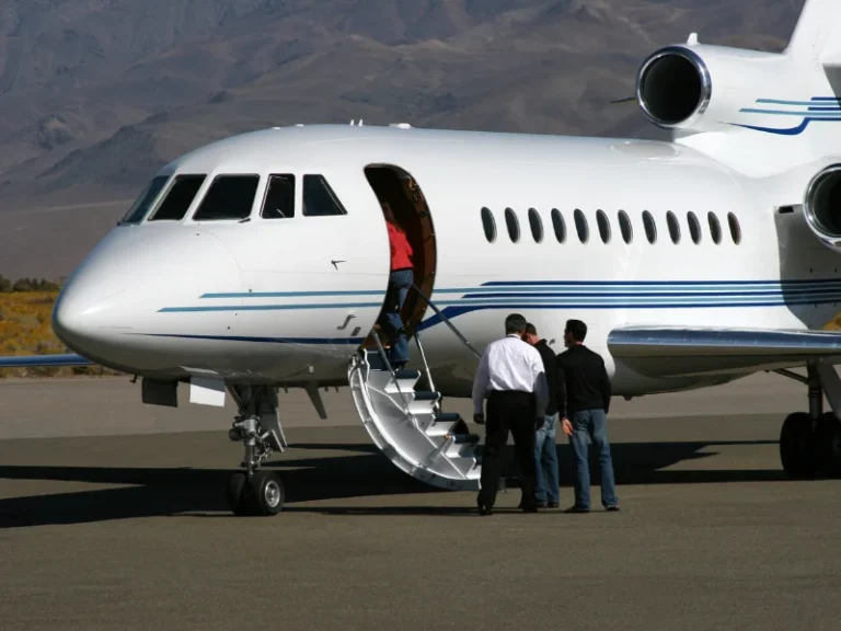 How to Manage Charter Flights Delays: Corporate Flight Logistics Guide
